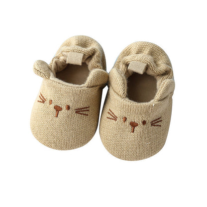 Gestrickte Wollschuhe