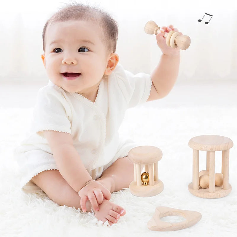 Babyrasselspielzeug aus Holz