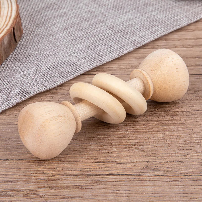 Babyrasselspielzeug aus Holz