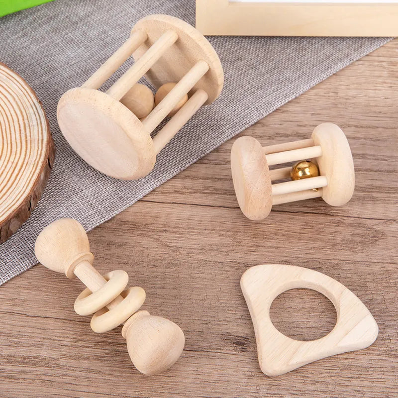 Babyrasselspielzeug aus Holz